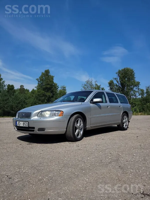 Volvo Pārdodu Volvo V70 2.4 dīzeli ar automātisko ātrumk
