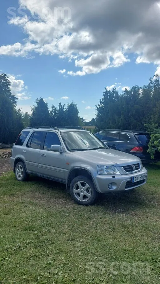 Honda Mašīnai ir melnā apskate, nepieciešami metināšanas