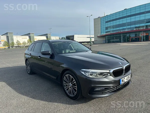 BMW BMW 530iX labā stāvoklī, apkalpots dīlera servisā.