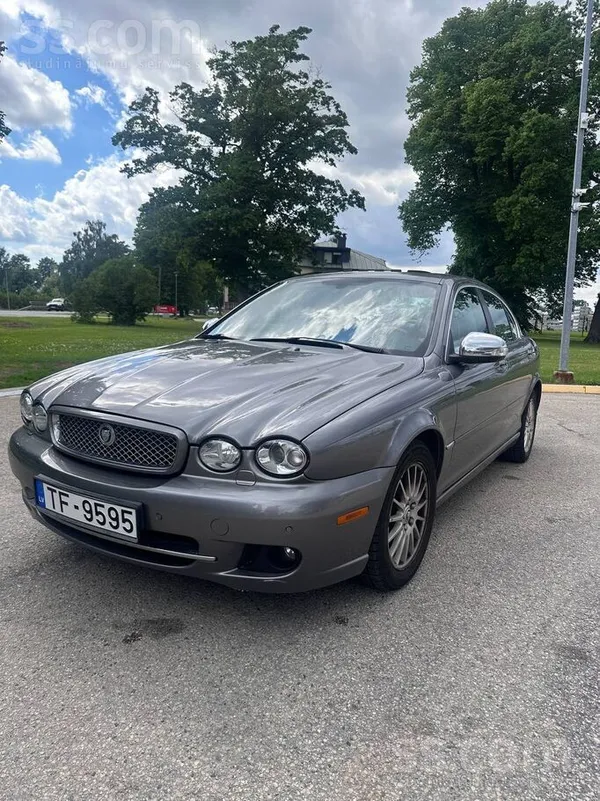 Pārdodu koptu Jaguar X-Type labā tehniskā un vizuālā stāvoklī. 

Auto ir komfortabls, kluss un piemērots mierīgai ikdienas ...