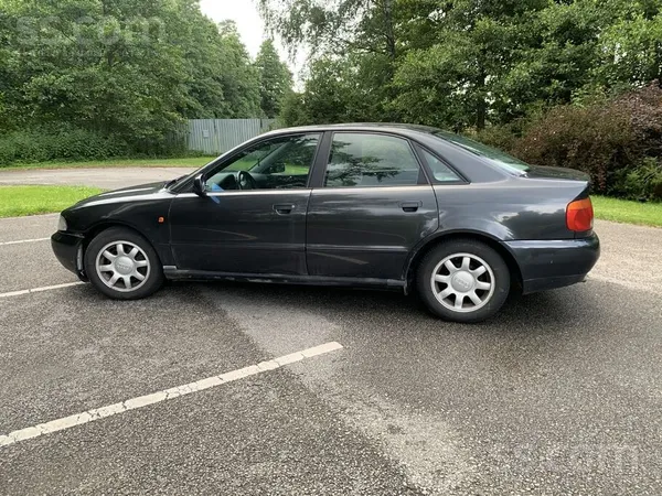 Audi Mašīna laba tehniskā un vizuālā stāvoklī. Ir tehni