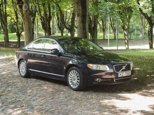 Volvo Volvo S80 2007. gada tumši zilā krāsā ar skati līd
