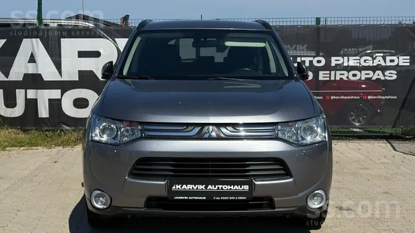 Mitsubishi Mitsubishi Outlander labā tehniskā un vizuālā stāv