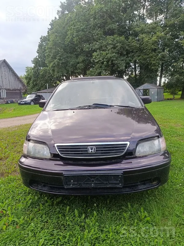 Pārdod hondu bez tehniskās apskates , ietilpīgs un ērts auto , vizuāli defek