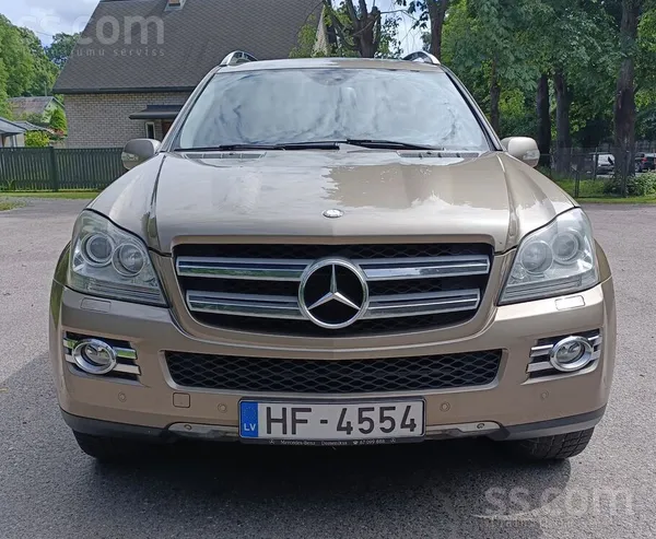 Mercedes Продаётся Mercedes Benz GL 320 в хорошем техническ