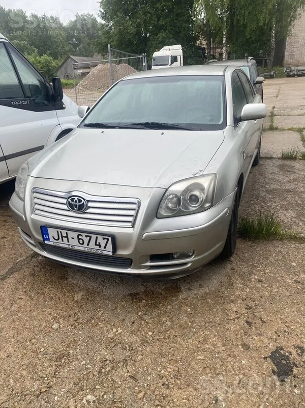 Toyota Pārdod Auto, stāvējis kādu brīdi, nav vajadzīgs. 