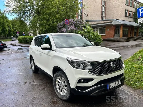 SsangYong Pārdod koptu un uzticamu 4x4 kārtīgu rāmja bezceļn