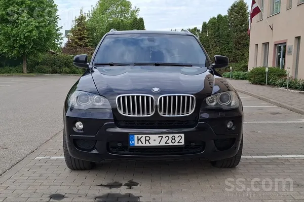 BMW BMW X5 3.0sd 210kW M-Sportpaket Individual / Rubin