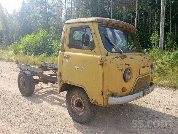 UAZ Pardodu Uaz. Dzinējs, tilti un kārba ejošā stāvokl