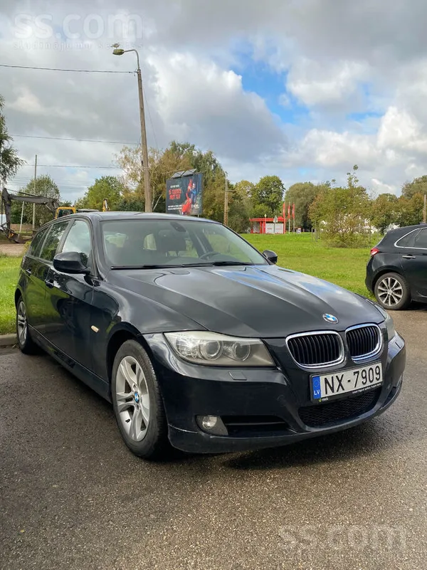 BMW Automašīna ļoti labā tehniskā un vizuālā stāvoklī.