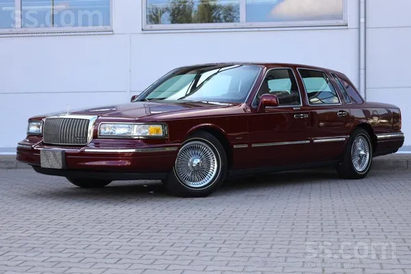 4.6benz, 157kw, Town Car Cartier,
-el. regulējami ādas sēdekļi ar apsild