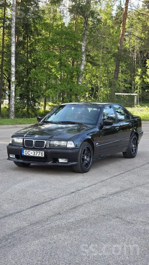 BMW Pārdodu 1996. gada BMW E36 318i sedanu ar 5 ātrumu