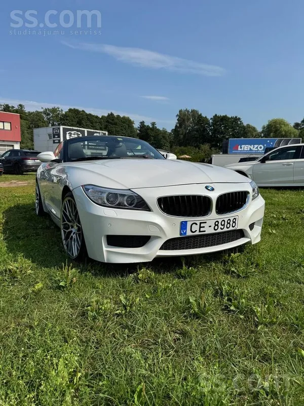 Pārdodu ļoti koptu un saudzīgi lietotu BMW Z4. Automašīna ir gan vizuāli, ga