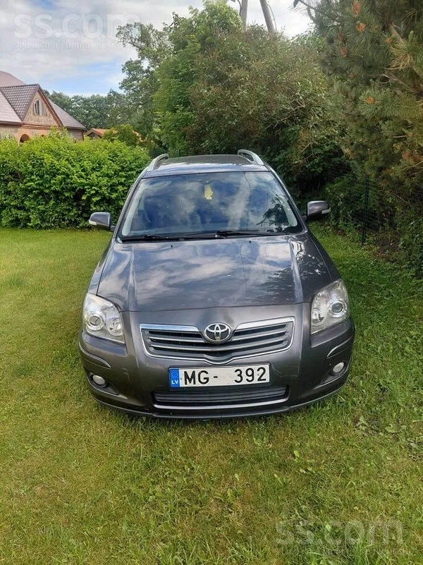 Toyota Pārdodam labu ģimenes auto ar svaigu tehnisko apsk