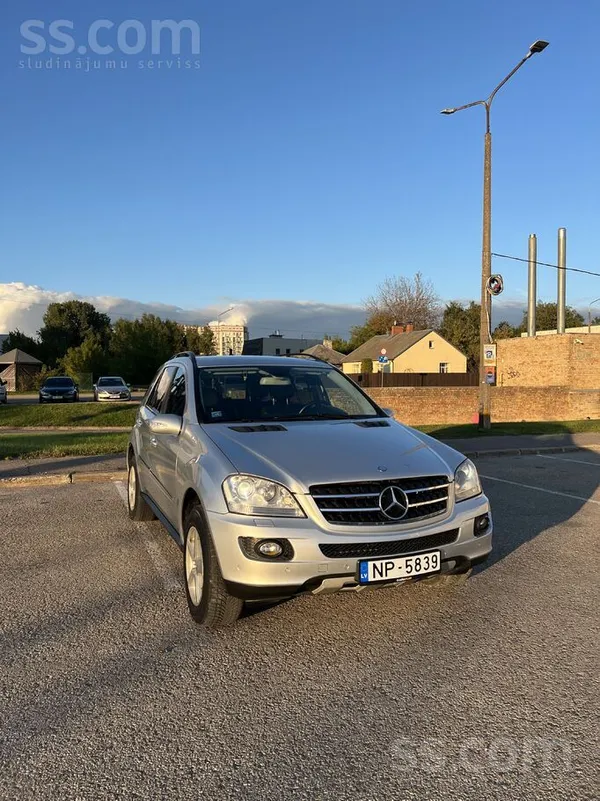 Mercedes Продается очень живой Mercedes-Benz ML 320.