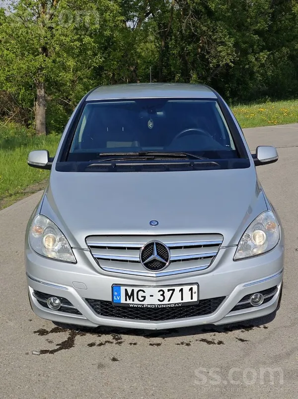 Mercedes Benz B180 2.0D
Tikko izieta jauna tehniskā apskate uz gadu.
Labā