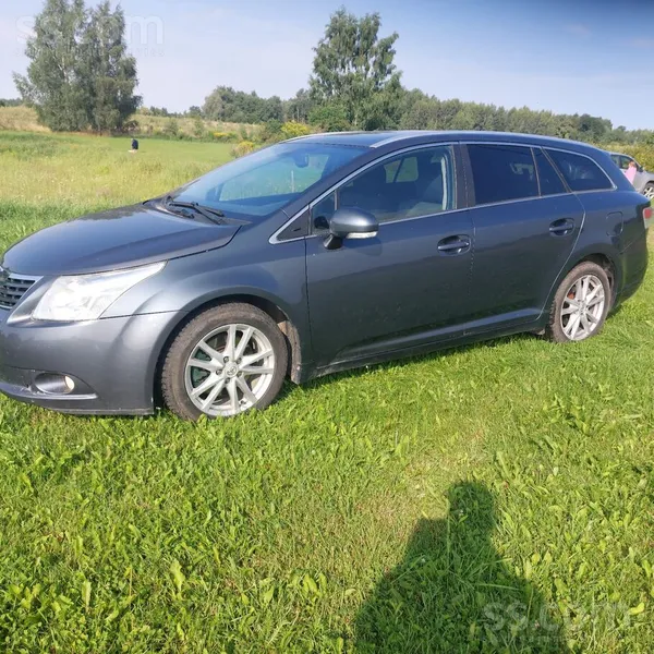 Toyota Pārdodu Toyotu tehniski labā stāvoklī . Virsbūve b