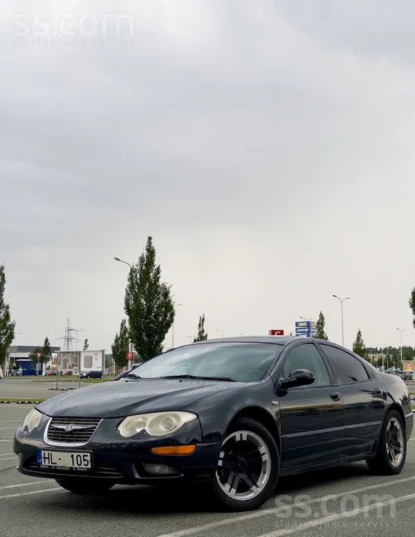 Chrysler Pārdod Chrysler 300M. Komfortabls, ietilpīgs un uz