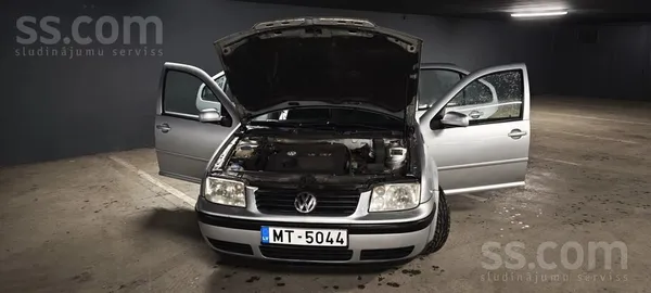 Volkswagen Bora labā tehniskā stāvoklī. Automašīna ir pilnā d