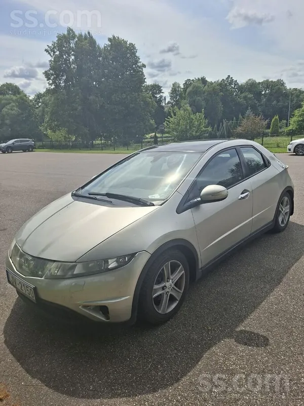 Honda Pārdod Honda Civic 2006.gada. Ar labo 1.8 benzīna