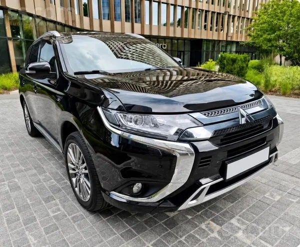 Mitsubishi Pārdodu Mitsubishi Outlander, 2021 g. Hibrīda, aut