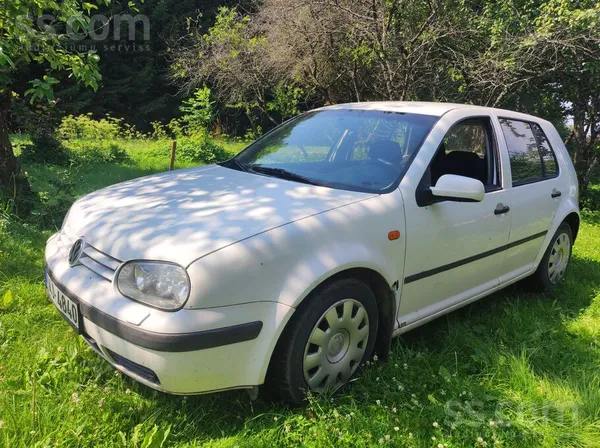 Volkswagen Ceturtais golfs Jāņu nakts krāsā. 1.6 74kw. Apskat