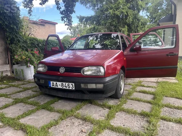 Volkswagen Automašīna labā tehniskā un orģinālā stāvoklī. 