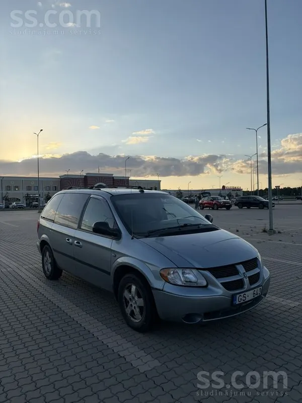 Dodge Pārdodu auto normālā stāvoklī. 