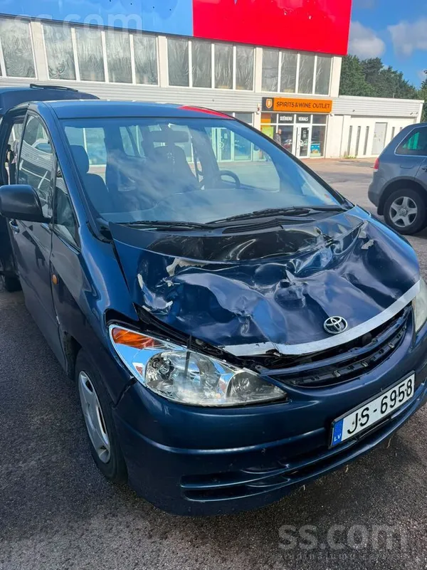 2.0 dīzelis D4D motors, Auto brauc - pēc negadījuma, T/a līdz 22.07.2026. Pa