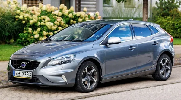 Volvo Volvo V40 R-Design komplektācija, 88 kw/120 z/s. L