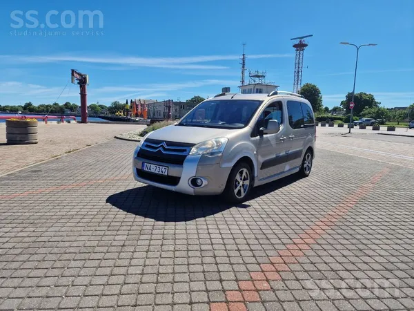 Citroen Pārdod Citroen Berlingo Xtr 2009. gada ar 1.6L dīz