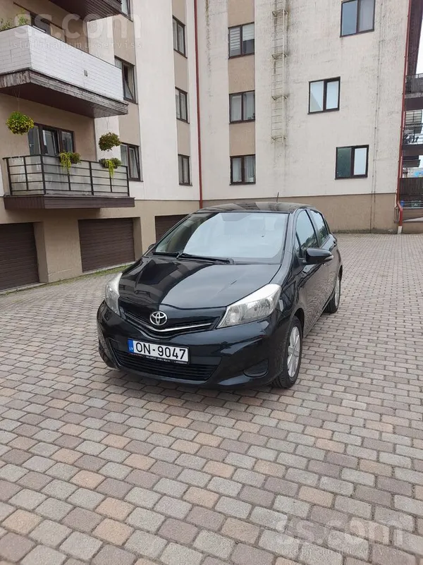 Toyota Pārdod mazu ērtu pilsētas auto. Tikko izieta tehni