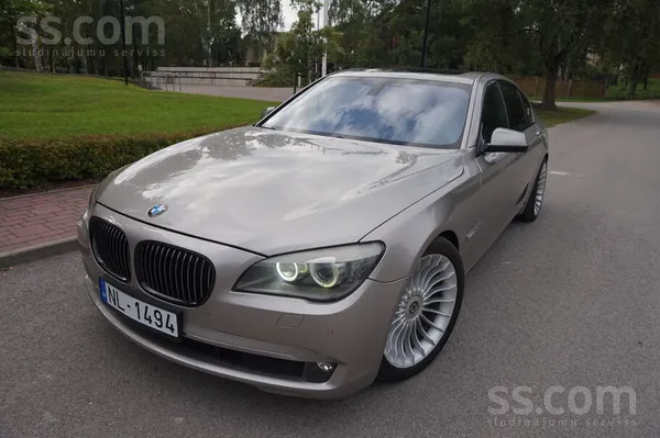 BMW Īpašnieks pārdod vai maina BMW 740 F01 3.0 Biturbo