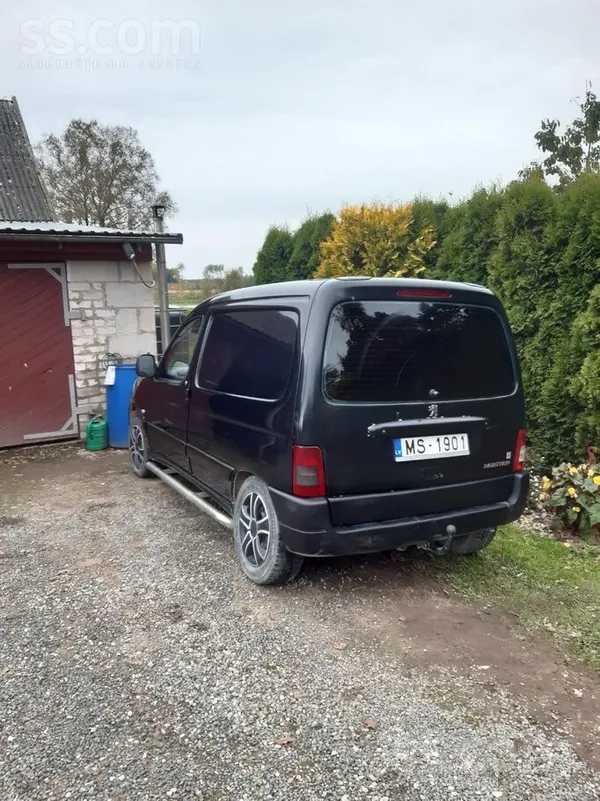 Peugeot Pardod pezo labs auto iznemot aizmugurejo tiltu ka