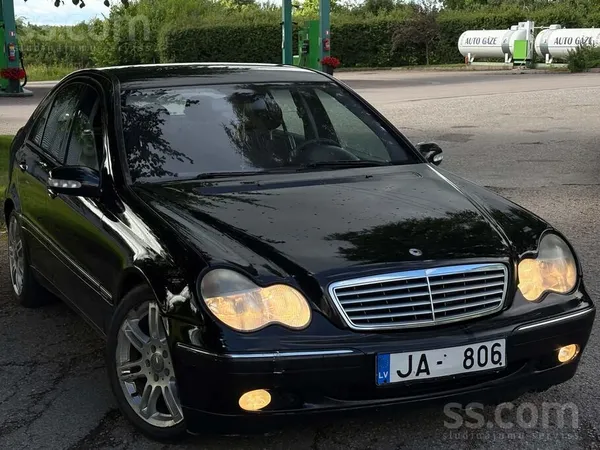 Mercedes Mercedes-Benz C220 Cdi, 2.2 дизель, 2004года