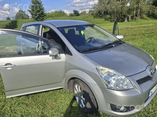 Toyota Pārdodu labu ģimenes auto, dzinējam taisītā apkope