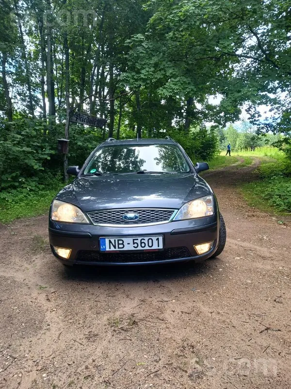 Ford Auto darba kārtībā tikko nomainīta eļļa un filtri.