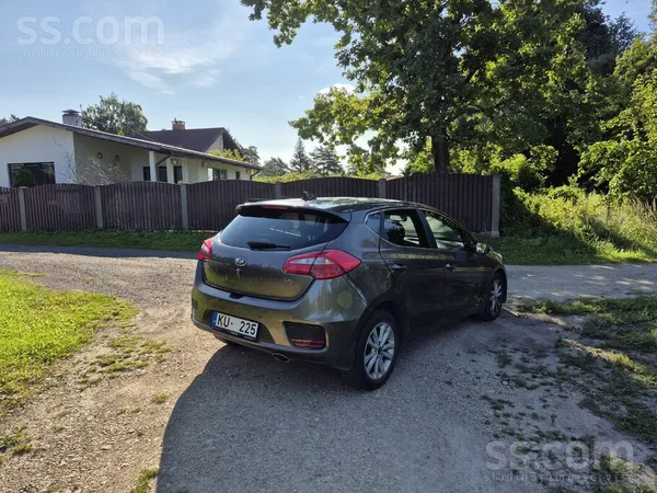 Pārdod Kia Ceed 1.6 dīzelis, manuālā ātrumkārba. Auto labā tehniskā tehniskā