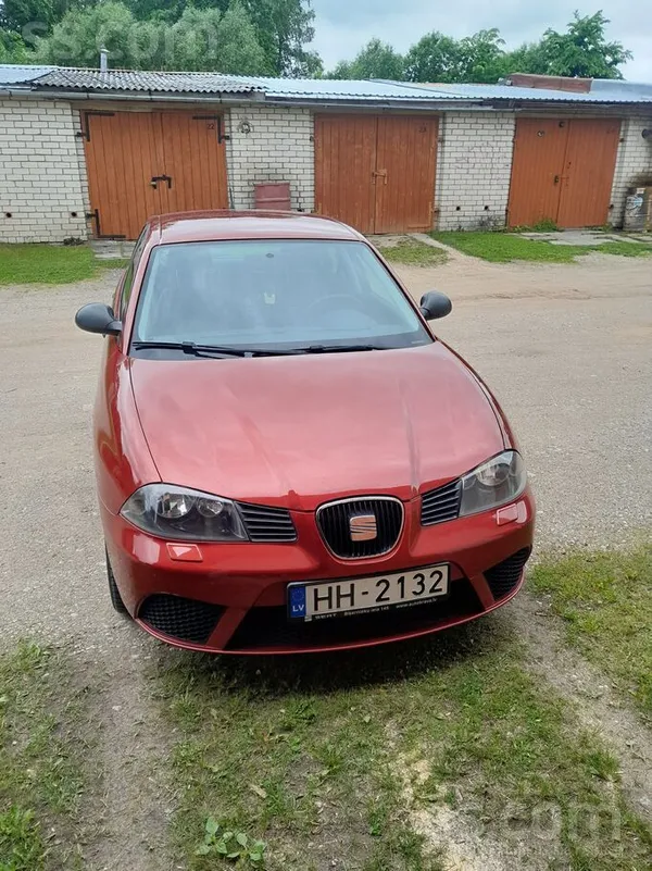 Seat Mašīnīte ļoti labā tehniskā un vizuālā stāvoklī. N