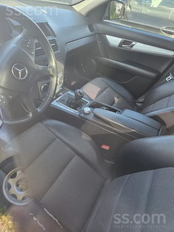 Mercedes Tiek tirgots vēl Latvijā nereģistrēts transportlīd