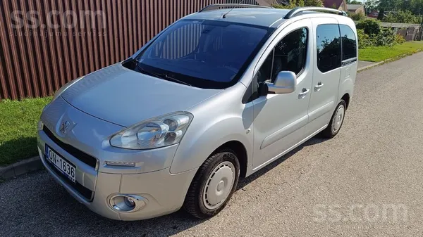 Peugeot Peugeot Partner Tepee 2012 г. 1.6 Hdi (68 kW / 8-к