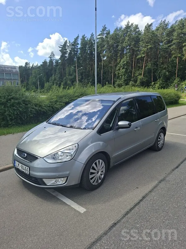 Ford Pārdodu ietilpīgu un uzticamu 7-vietīgu ģimenes au