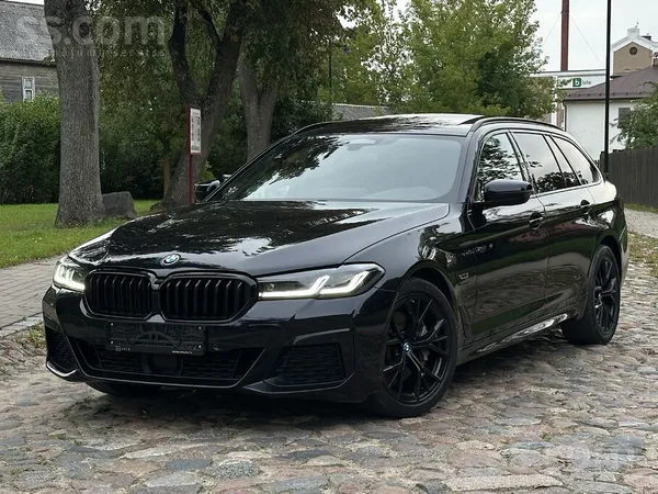 BMW 530e Hybrid Plug In, Facelift (Lci), M-Sportpack. 

Cena ar Pvn. Nelie