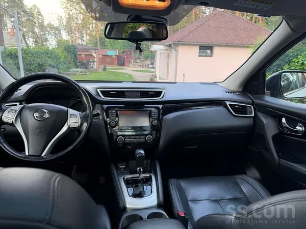 Nissan Авто в хорошем техническом состоянии. Полная компл