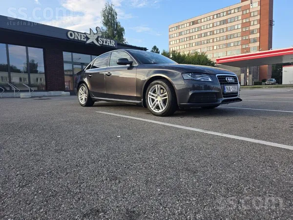 Audi Tiek pārdots Audi A4 sedans, manuālā atrumkārba, 1