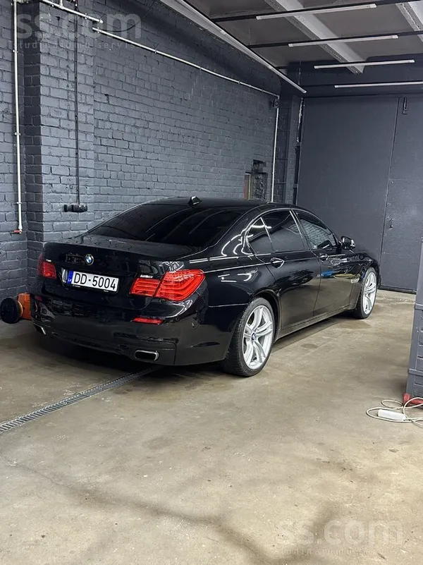 BMW Perfekta tehniskã un vizuala stāvoklĩ. BMW 740d Xd