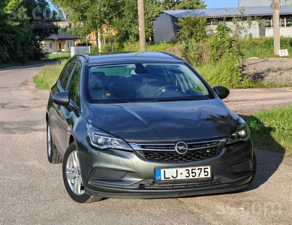 Pārdodu uzticamu un ekonomisku Opel Astra Sportstourer, kas pirkta Latvijā.
