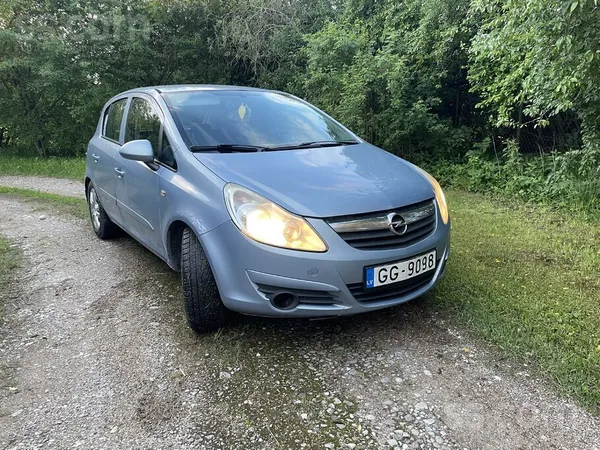 Opel Pārdodu Opel Corsa hečbeku. Auto ir braucamā stāvo