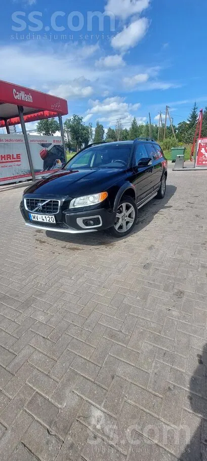 Tirgojas Volvo Xc70 ar tiko izietu tehnisko apskati. Mašīna labā tehniskā un