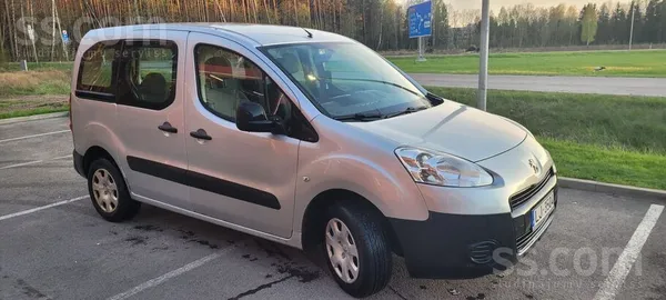 Peugeot Pārdodu ekonomisku un uzticamu Peugeot Partner 201